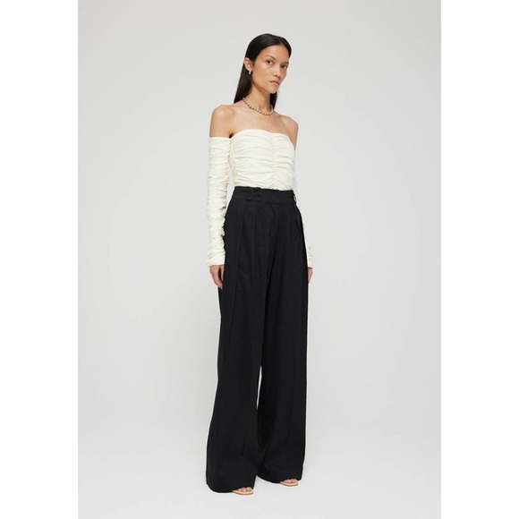 ROHE Smocked Off Shoulder LS Top in off White - Picture 5 of 6